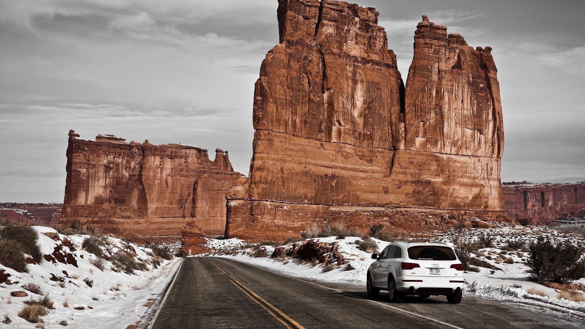 1366x768 Audi Q7 In Arches National Park Wallpaper 1920x1080