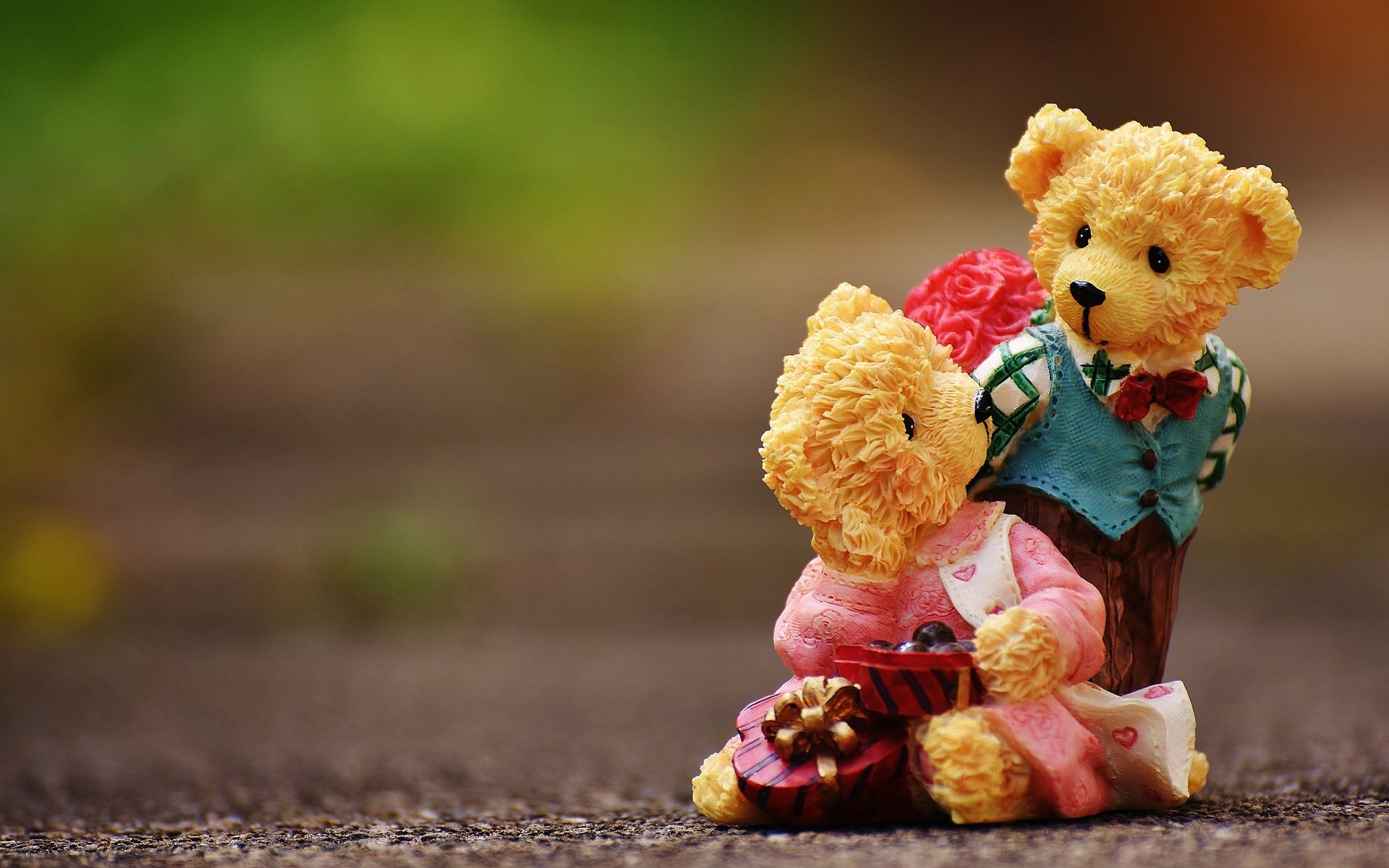 Teddy Bears On The Road Street Wallpapers 1920x1200