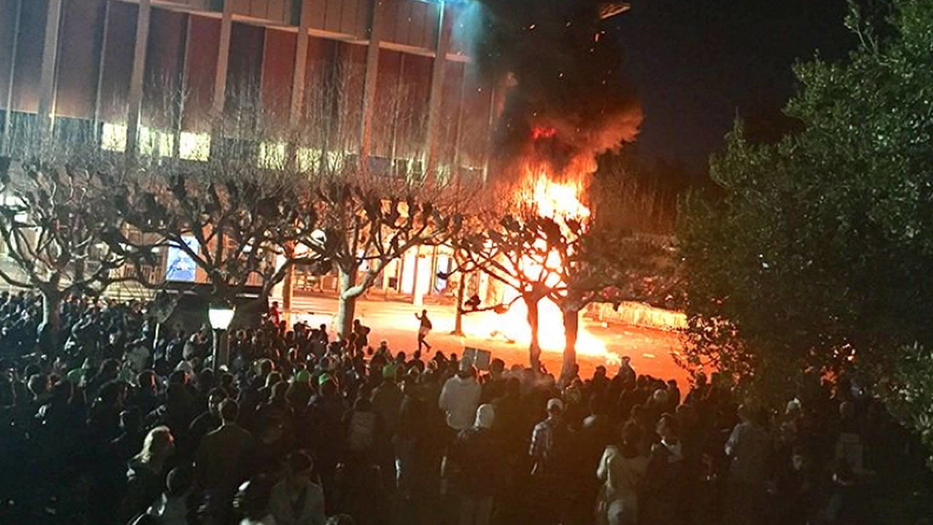 Protests Force Uc Berkeley To Cancel Speech By White Nationalist Milo Yiannopoulos Democracy Now 1920x1080