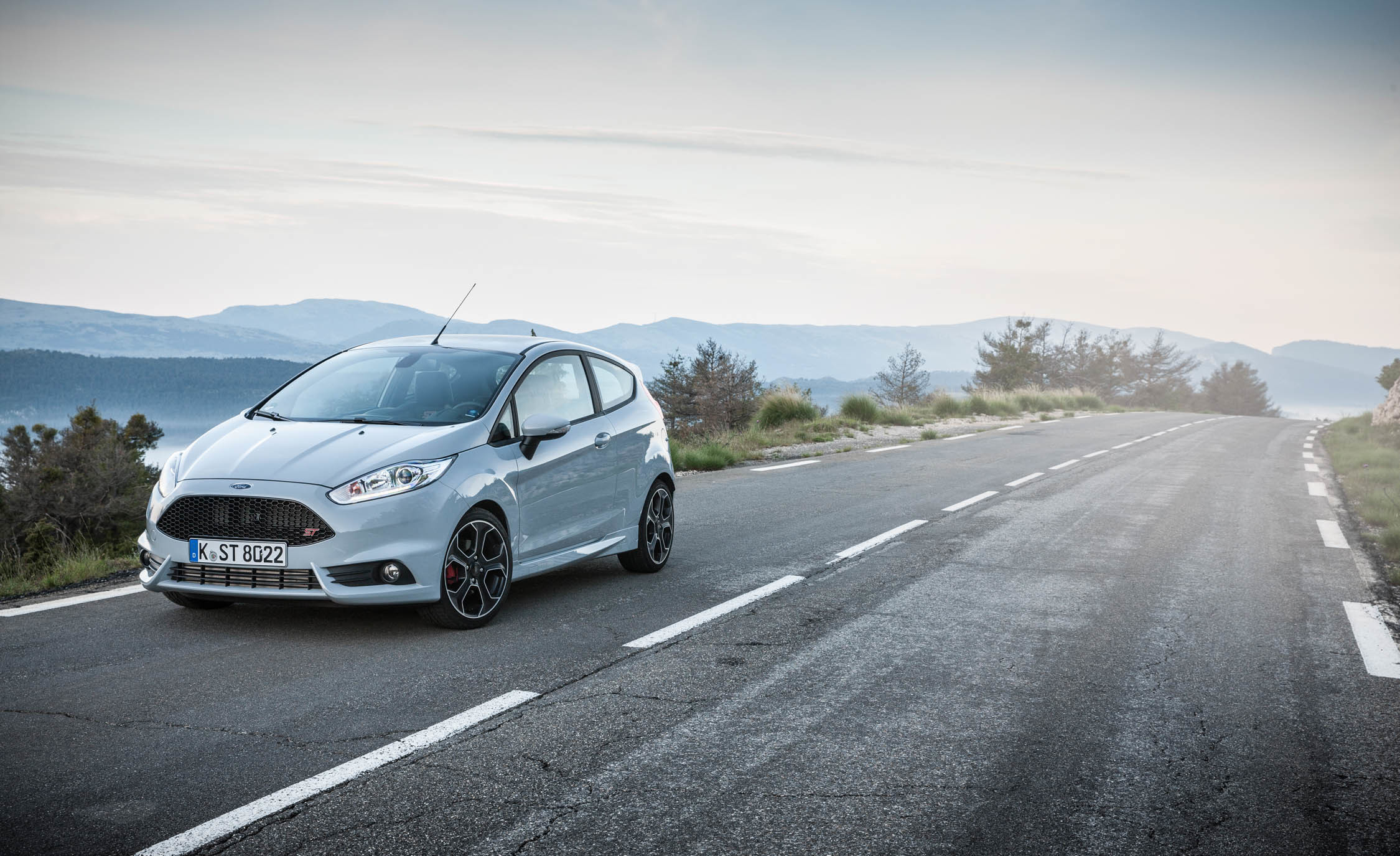 2017 Ford Fiesta St Photo 13 Of 25 2250x1375
